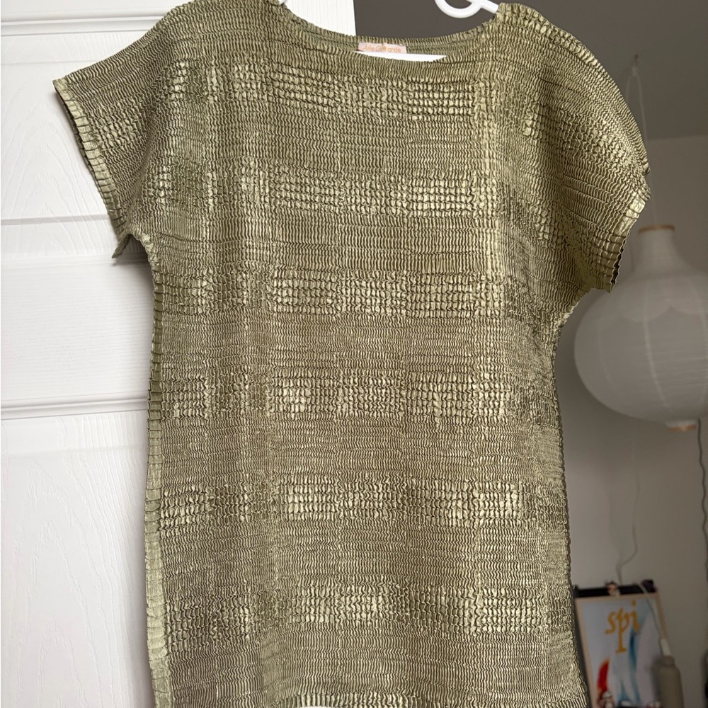 Metallic Olive Short Sleeve Pleated Top